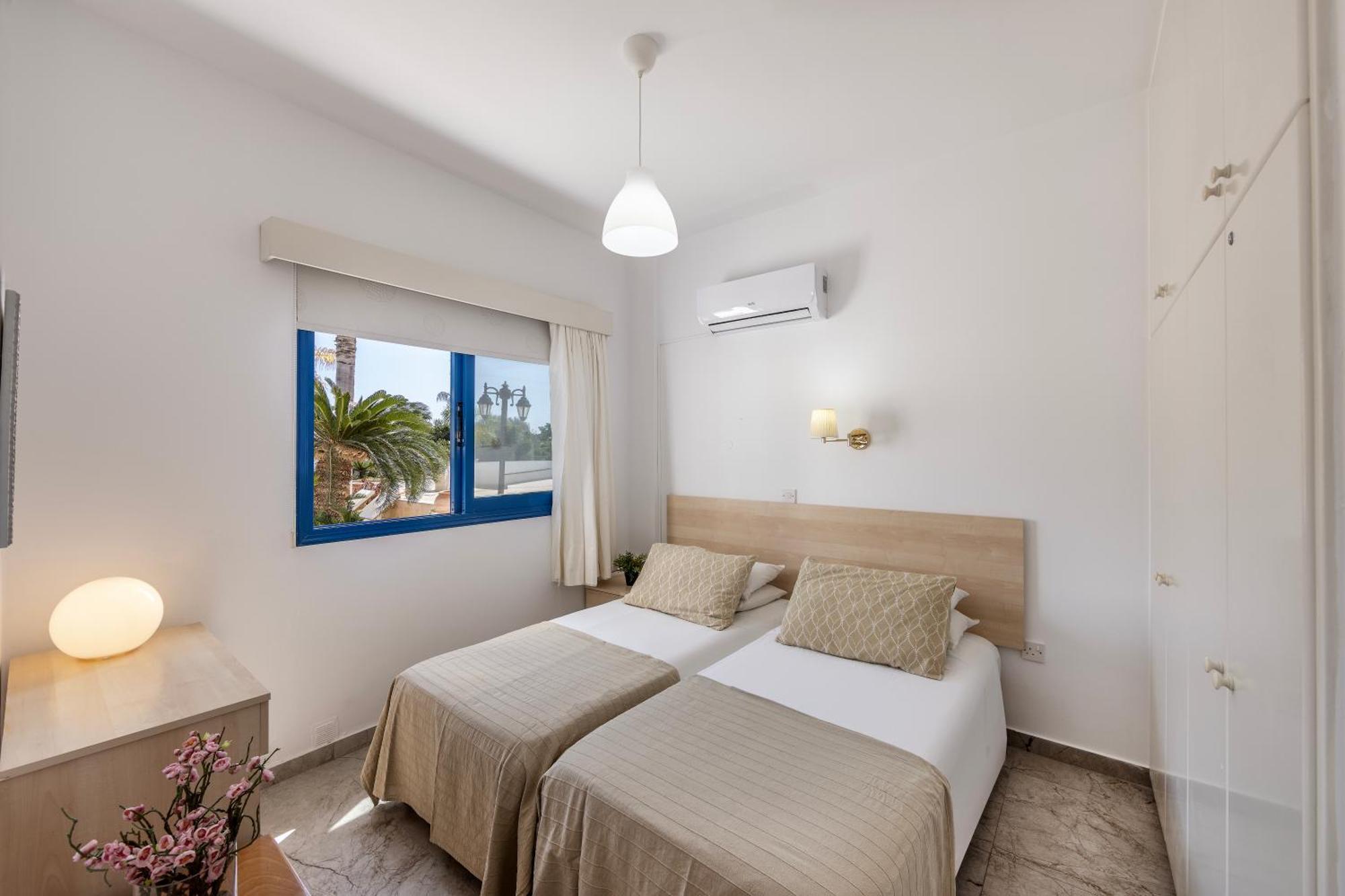 Flouressia Gardens Apart Otel 3*