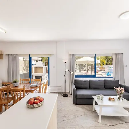 Flouressia Gardens Aparthotel Protaras Exterior photo