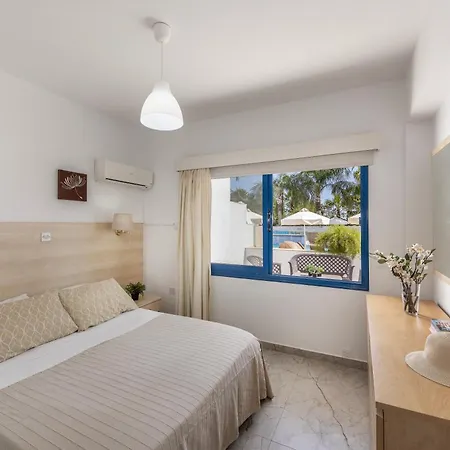Flouressia Gardens Aparthotel Protaras Exterior photo
