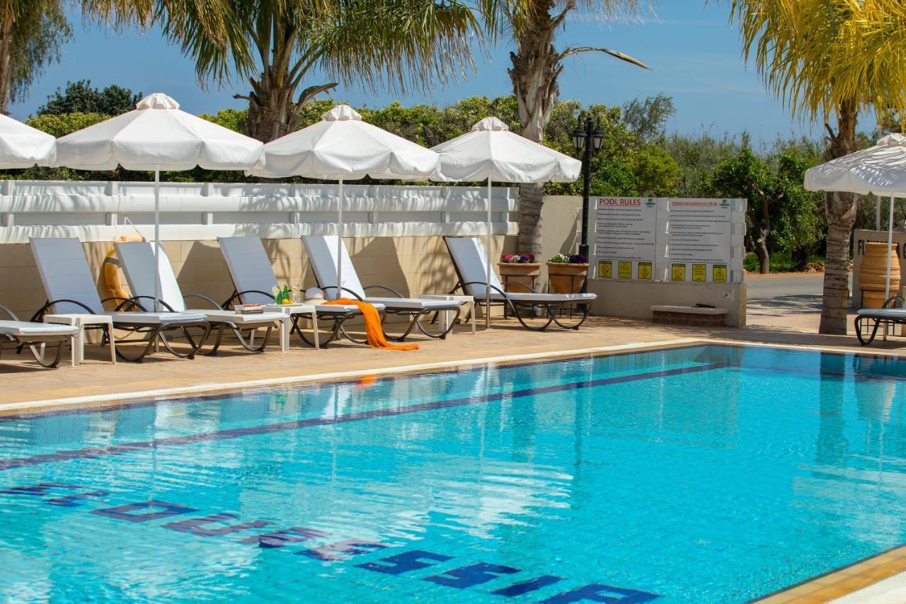 Hotel de apartamente Flouressia Gardens 3*