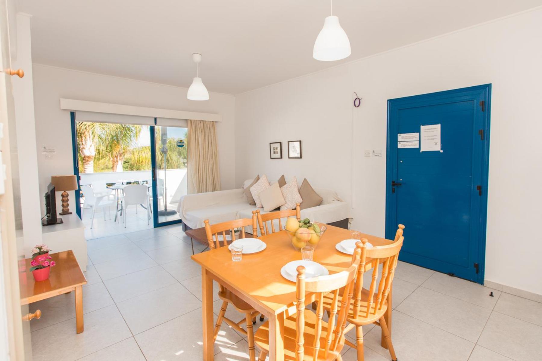 Flouressia Gardens Apart Otel 3*