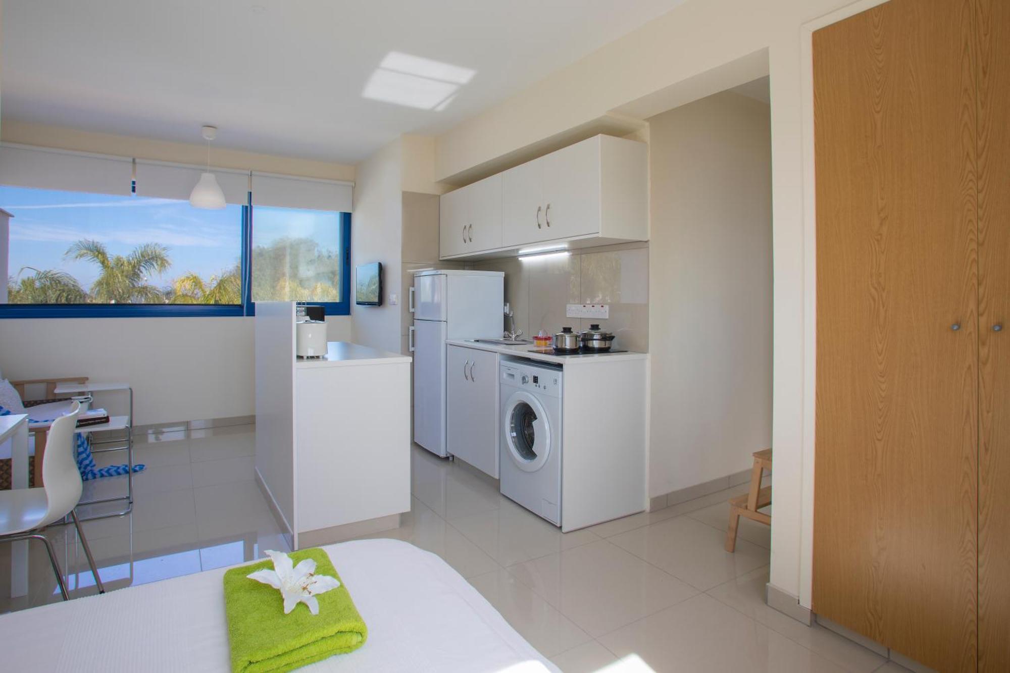 Flouressia Gardens Apart Otel 3*